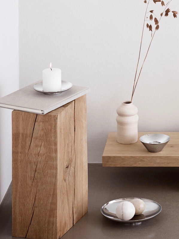 Edelstahl-Servierschale von THE FJORD HOUSE, moderne Wohnaccessoires, runde Schale mit glatter Oberfläche, ideal für Servieren.